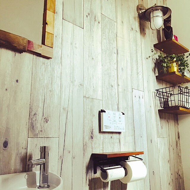 トイレ手洗い 壁掛けミラー 古材風壁紙 バス トイレのインテリア実例 19 04 03 23 07 22 Roomclip ルームクリップ