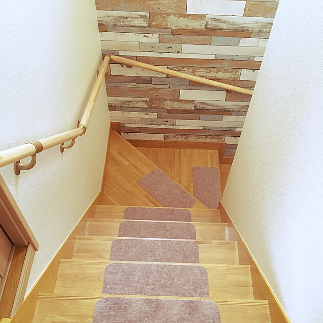 写真付きレビュー 階段 滑り止めマット 5枚セット 階段マット 防音 おしゃれ 置くだけ 吸着 洗える 階段 防音 傷防止 ペット Setの通販商品 口コミ情報 Roomclipショッピング