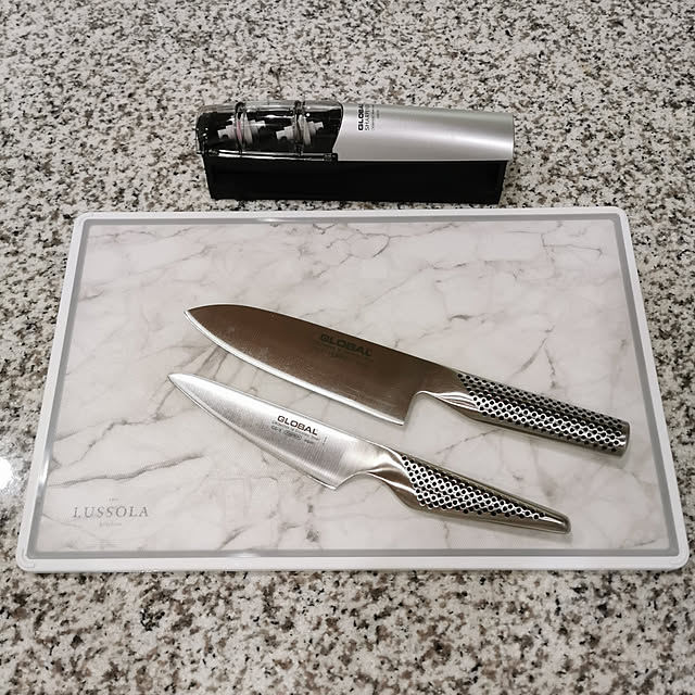 Global 包丁 日本製 三徳3点セット 3大おまけ特典 三徳包丁 18cm ぺティーナイフ スピードシャープナー 包丁セット グローバル 三徳3点セット Gst B46 のレビュー クチコミとして参考になる投稿31枚 Roomclip Item