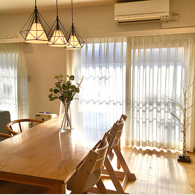 アクセサリー ライティングレール ダクトレール インテリアダクト 配線ダクトレール おしゃれ シーリングライト ペンダントライト スポットライト 天井照明 照明器具 電気 ダイニング用 食卓用 リビング用 居間用 子供部屋のレビュー クチコミとして参考になる投稿81枚