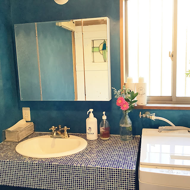 鏡 三面鏡 壁掛け メイク スリム あす楽 おしゃれ コンパクト マンション 可愛い クローゼット 省スペース 三面 風水 木目 鏡台 3日以内発送 ドレッサー 木 白 日本製 工場直販 八角形 賃貸 開運 アパート 国産 八角 ミラー 玄関 ナチュラル