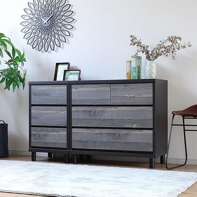 写真付きレビュー チェスト ローチェスト スリムチェスト 3段チェスト 整理箪笥 40cm幅 隙間収納 日本製 完成品 木製 木目調 おしゃれ 北欧 シャビーシック モダン ブラック 黒 カッコ可愛い 衣類収納 洋服収納 コンパクト リコ 40チェスト シャビーブラック の通販