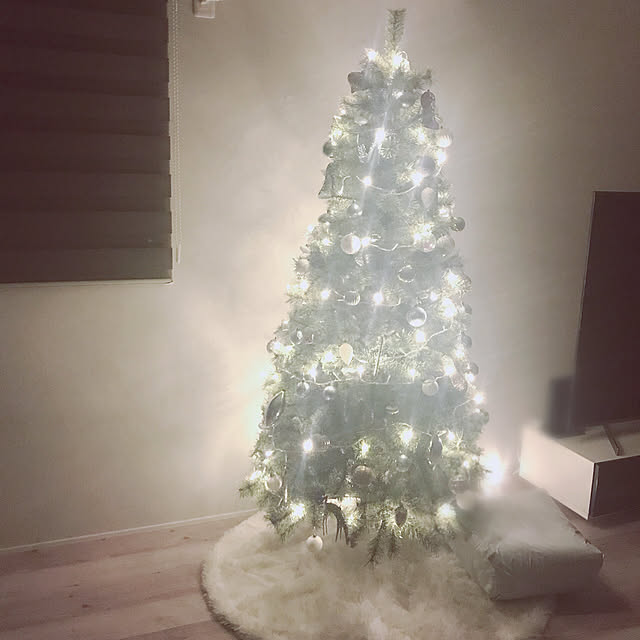 再入荷 再販売予定なし クリスマスツリー 180cm 北欧 おしゃれ 樅 高級 ドイツトウヒ アルザスツリー 飾りなし ver のレビュー クチコミとして参考になる投稿18枚 Roomclip ルームクリップ