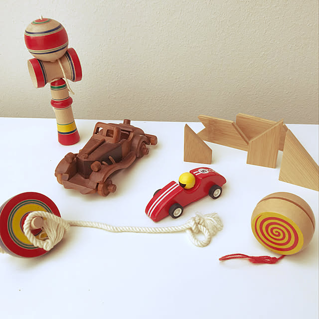 紅 こま 中 木 製 コマ 駒 こま 独楽 民芸 品 景品 おもちゃ 玩具 昔 ながら 懐かしい 昭和 レトロ 駄菓子屋 お子様 ランチ お祭り 縁日 景品 セット 幼稚園 保育園 小学校 子供会 こども会