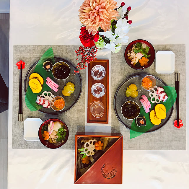 予約販売 白は3 9以降 黒は3月下旬発送予定 Bon ボン トレイプレート24cm 大皿 お盆 トレー 陶器 ワンプレート モーニングプレート ランチプレート かわいい おしゃれ 平ら フラット ホワイト ブラック スタックトレイ 切立皿のレビュー クチコミとして参考に