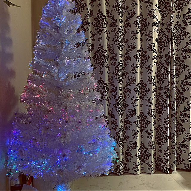 写真付きレビュー】ファイバーツリー 180cm クリスマスツリー ホワイト グリーン ヌードツリー おしゃれ イルミ LED 木 飾り 電飾  イルミネーションライト ツリーの通販商品口コミ情報 | RoomClipショッピング