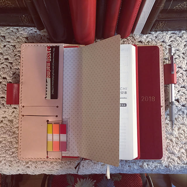 ほぼ日手帳weeks Mega 手縫い 色違い可 栃木サドルレザー ヌメ革ケース Weeks2冊ピッタリ入りますのレビュー クチコミとして参考になる投稿2枚 Roomclip Item