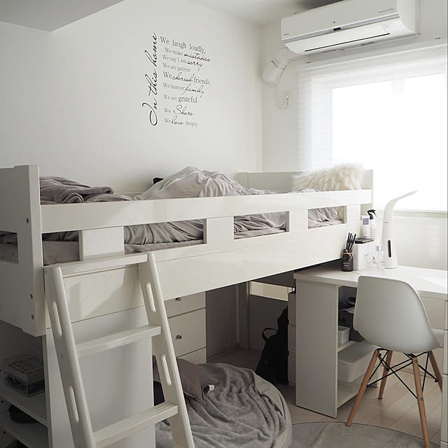 割引クーポン配布中 鏡面 組み換え システムベッド ホワイト 4点セット 木製 システムベット システムデスク システムベッドデスク 学習デスク 学習机 鏡面ベッド 鏡面デスク チェスト シェルフのレビュー クチコミとして参考になる投稿9枚