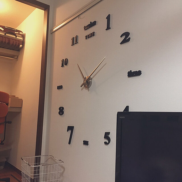 掛け時計 手作り Diy 壁時計 インテリア 室内 ウォールクロック ウォールステッカー ローマ数字と英語 時計を壁面に自由に設置できる シンプル 部屋装飾 簡単なおしゃれ時計 クロック シルバー のレビュー クチコミとして参考になる投稿21枚 Roomclip Item