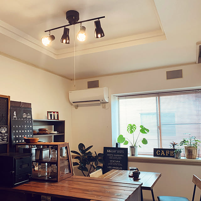 シーリングライト 4灯 ペンダントライト スポットライト リビング照明 北欧 照明器具 間接照明 6畳 8畳 ウッドリング モダン おしゃれ 照明 カフェ風 4灯シーリングライト リビング照明 ライト 照明 ブラック ホワイト 電球別売り のレビュー クチコミとして参考になる