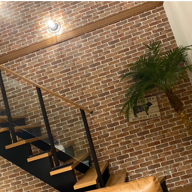 アクセントクロス レンガ 階段 照明 観葉植物 壁 天井のインテリア実例 05 15 07 34 04 Roomclip ルームクリップ
