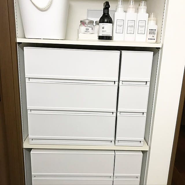 収納ケース プラスチック 引き出し 日本製 プラストベーシックfr5103 幅51cm 奥行45cm 3段 ワイド 幅広 ほこりの入りにくい壁タイプ 半透明タイプ クローゼット 押入れ 衣類収納 衣装ケース Ppケース おしゃれ 新生活 寝室 白い収納ケースのレビュー クチコミとして