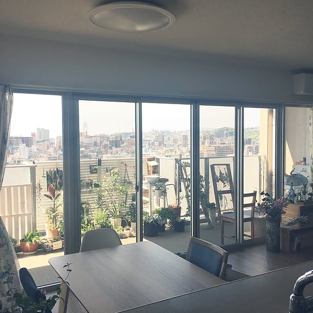 写真付きレビュー ラティス固定金具 手すり幅7cm用 Lk 30sラティス ベランダ コンクリート塀 手すり 設置用 簡単取付 設置 取り付け 取付 支え 固定 自立 仕切り 金具 パーツ 部品 ガーデニング ガーデン Diy 支柱 庭 外 屋外 アイリスオーヤマ 楽天 ガーデニングライフ