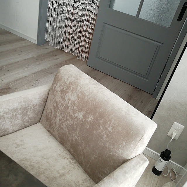 ダイニングチェア おしゃれ 肘付き 椅子 木製 ファブリック 北欧 イス ダイニングチェアー シンプル モダン レトロ 食卓椅子 肘掛け付き 1脚単体販売のレビュー クチコミとして参考になる投稿4枚