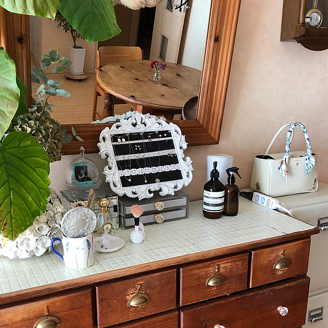 7505 24 カップ ビン プル 全3色 引き出し 取っ手 キッチン アンティーク 収納扉 Diy 通販 取手 金具 真鍮 ゴールド リメイク おしゃれ 交換 ブラック シルバー のレビュー クチコミとして参考になる投稿8枚