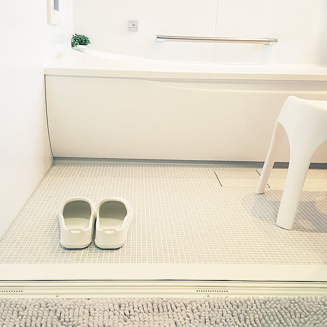 市場 お風呂のスリッパ バスブーツ スリッパ バスサンダル 柔らかい マーナ 風呂ブーツ 軽い バスシューズ サンダル バス用品 バススリッパ