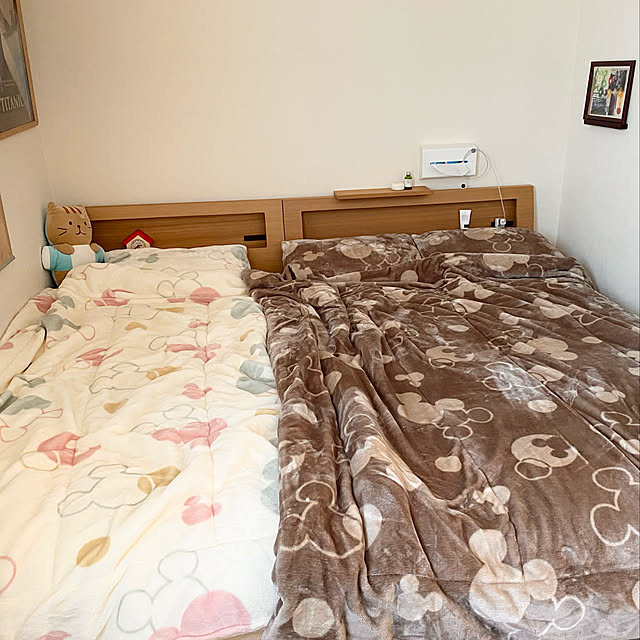 おうちディズニー あったかなめらかなボックスシーツ ミッキーモチーフ のレビュー クチコミとして参考になる投稿2枚 Roomclipショッピング