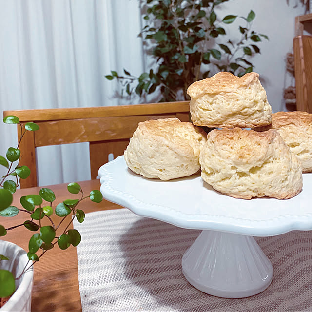 ケーキスタンド 花リム 白 小 23cm ケーキトレー かわいい おしゃれ 1段 ディスプレイ 製菓 キッチン カフェ ティータイム 陶器 Sサイズ モノトーン シンプル おしゃれ インテリア 雑貨のレビュー クチコミとして参考になる投稿9枚 Roomclip ルームクリップ ケーキスタンド 花リム 白 小 23cm ケーキトレー かわいい おしゃれ 1段 ディスプレイ 製菓 キッチン カフェ ティータイム 陶器 Sサイズ モノトーン シンプル おしゃれ インテリア 雑貨のレビュー クチコミとして参考になる投稿9枚 Roomclip ルームクリップ