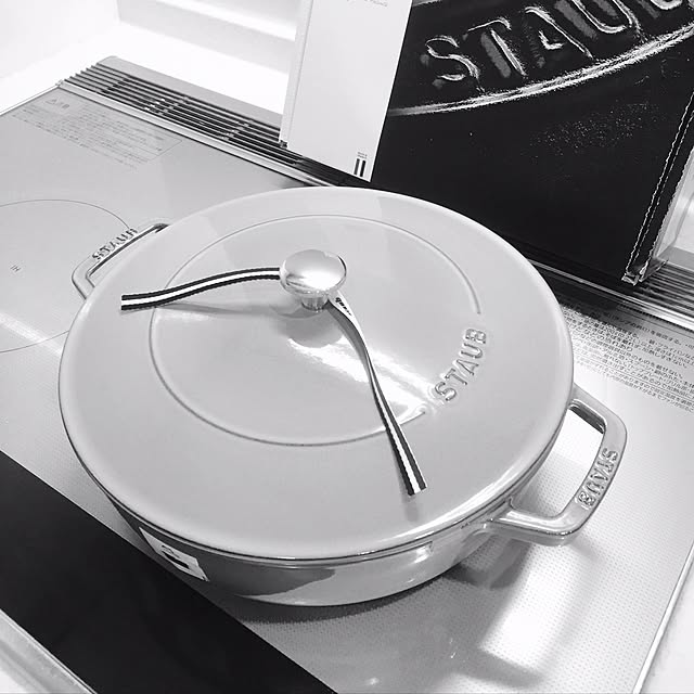 美しい 28cm ブレイザーソテーパン グレー Staub - 調理器具