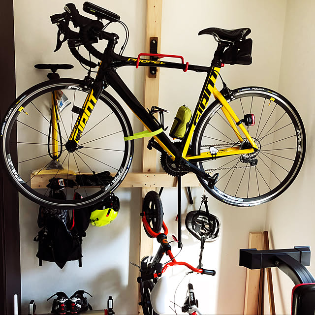 自転車スタンド 壁掛け 1台 倒れない フック 室内 玄関 屋内 コンパクト 省スペース 自転車ラック 屋外 ディスプレイスタンド 18インチ 軽量 固定のレビュー クチコミとして参考になる投稿1枚