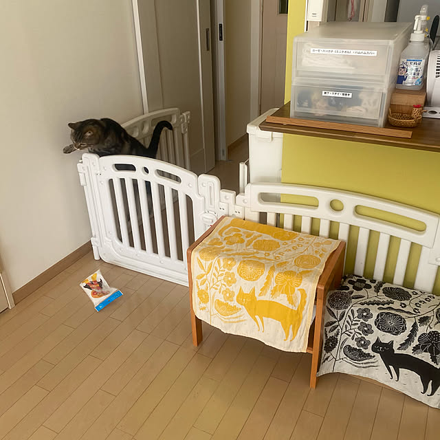 着後レビューで特典 ベビーサークル 折りたたみ 8枚パネル ドア付 ベビーゲート ベビーフェンス プレイペン 簡単組立 ベビー 赤ちゃん 折り畳み式 ロック付 パーテーション 8枚 セット クエット Quet ネビオ Nebio Rmcのレビュー クチコミとして参考になる投稿31枚