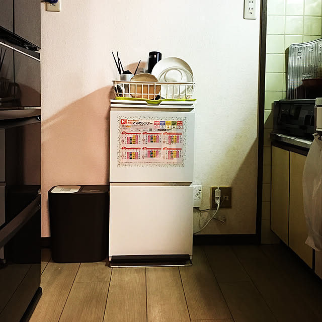 写真付きレビュー】ゴミ箱 40L 2段 薄型 ワイド ベーシックカラー ( 40l 40リットル キッチン 分別 ごみ箱 ふた付き スリム ペダル 袋が見えない ダストボックス 縦型 隙間 )の通販商品口コミ情報 | RoomClipショッピング 写真付きレビュー】ゴミ箱 40L 2段 薄型 ワイド ベーシックカラー ( 40l 40リットル キッチン 分別 ごみ箱 ふた付き スリム ペダル 袋が見えない ダストボックス 縦型 隙間 )の通販商品口コミ情報 | RoomClipショッピング