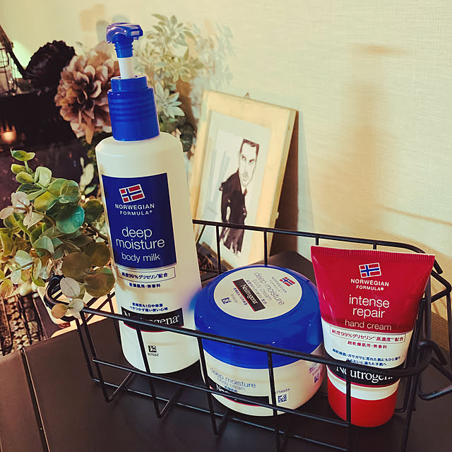 写真付きレビュー ニュートロジーナ ディープモイスチャー ボディミルク 乾燥肌用 無香料 250ml Neutrogena ニュートロジーナ の通販商品 口コミ情報 Roomclipショッピング