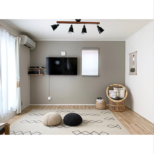 写真付きレビュー 壁紙の上に塗れるペンキイマジン ウォール ペイント 2l 水性塗料 ボタニカラーズ壁紙の上に塗るのに最適なペンキ 壁 天井 屋内木部用 約12 14平米の壁が塗れます メーカー直送商品 ナチュラルカラーの通販商品 口コミ情報 Roomclipショッピング