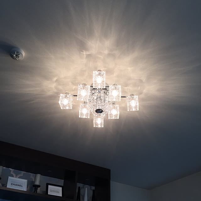 シャンデリア 照明 電気 10畳 11畳 12畳 高級 シーリングライト おしゃれ 天井 天井照明 ライト 8灯 リビング ダイニング 寝室 カフェ 明るい 10畳 12畳 インテリア Led シャンデリア 照明器具 Laci レイシー 8灯シーリングのレビュー クチコミとして参考になる投稿4枚