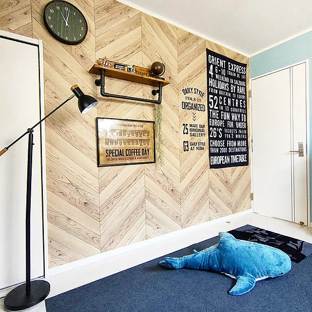 写真付きレビュー 壁紙 のり付き 木目調 茶色 クロス ナチュラルウッド ベージュ木目 おしゃれ 壁紙 ウッド ダークブラウン ヘリンボーン ヴィンテージ風 古材 パイン板目 表面強化 キズに強い サイクル消臭 抗菌 汚れ防止 壁紙張り替え Diy アクセントクロス リフォーム