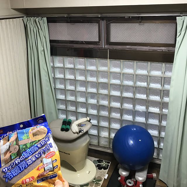 ニトムズ 窓ガラス 省エネ断熱シート クリア 水貼り 幅90cm 長さ1 8m 厚さ約2mm 1枚入 E1570のレビュー クチコミとして参考になる投稿1枚 Roomclip Item ニトムズ 窓ガラス 省エネ断熱シート クリア 水貼り 幅90cm 長さ1 8m 厚さ約2mm 1枚入 E1570のレビュー クチコミとして参考になる投稿1枚 Roomclip Item