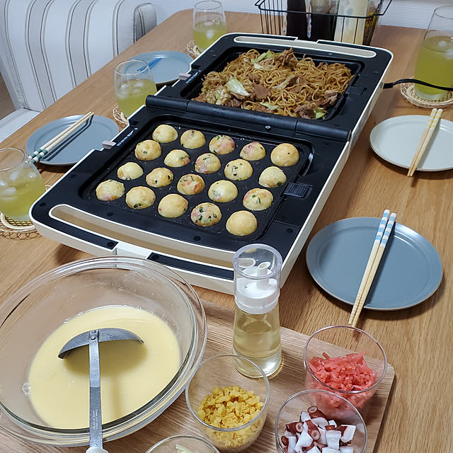 ホットプレート アイリスオーヤマ 両面ホットプレート送料無料 一人用 たこ焼き 3枚プレート 保温 コンパクト 省スペース 収納 パーティ おしゃれ たこ焼き器 焼肉 ホームパーティー 一人暮らし 加熱 保温 調理家電 調理 料理 両面 07r のレビュー クチコミとして参考に