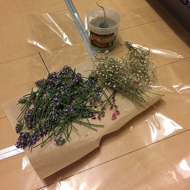 Kitchen/かすみ草ドライ/私は麻紐オタっきー(￣3￣)/綿棒の空箱を麻紐入れに/今のうちにアレンジしてドライ/レースラベンダーにて