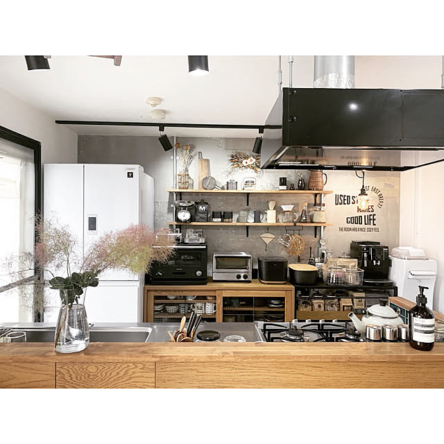 見せる収納 スモークツリー 花のある暮らし キッチン 男前インテリア などのインテリア実例 21 06 12 09 17 29 Roomclip ルームクリップ