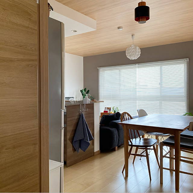 ダイニングテーブル のみ テーブル幅135cm 天然木 アルダー材 ダイニングテーブル ダイニング 食卓テーブル かわいい ナチュラル 送料無料 Qsm 240 のレビュー クチコミとして参考になる投稿14枚 Roomclipショッピング