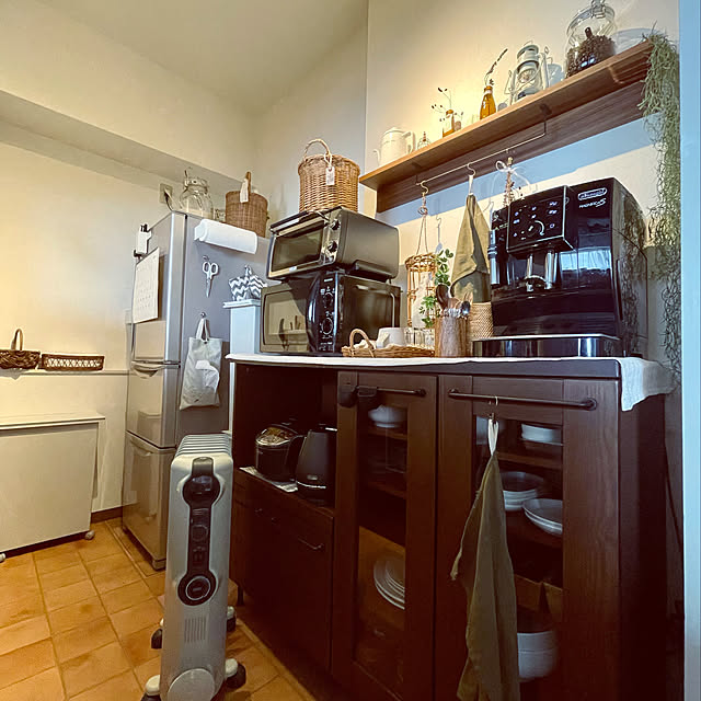 デロンギ ジャパン デロンギ オイルヒーター Hj0812 Delonghi 公式 8 10畳 ヒーター オイル 暖房器具 部屋 全体 を 暖める 暖房 器具 オススメ 暖房機 赤ちゃん 安全 リビング 寝室 タイマー付き 電気ヒーター ダイニング 子供 冬 寒さ対策 キャスター付き 在宅勤務