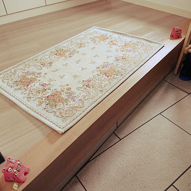 写真付きレビュー 花柄 玄関マット おしゃれ 室内 洗える ゴブラン織り 60 90 送料無料 風水 ピンク グリーン レッド など ラグマット 北欧 屋内 かわいい 風水 夏用 にもの通販商品 口コミ情報 Roomclipショッピング