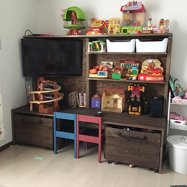 棚/おもちゃ収納/DIY/アメリカンに憧れる/犬のいる暮らし♡/パパは塗装屋さん&hellip;などのインテリア実例 20170507 18