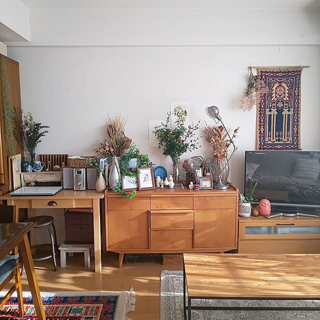 Ruskeaルスケア チーク材の辺材を使ったスクエアなアイアンローテーブル 北欧 家具 天然木製 インダストリアル アイアン カフェ インテリア モダン シンプル 西海岸 ナチュラル モノクロ のレビュー クチコミとして参考になる投稿6枚 Roomclip ルームクリップ