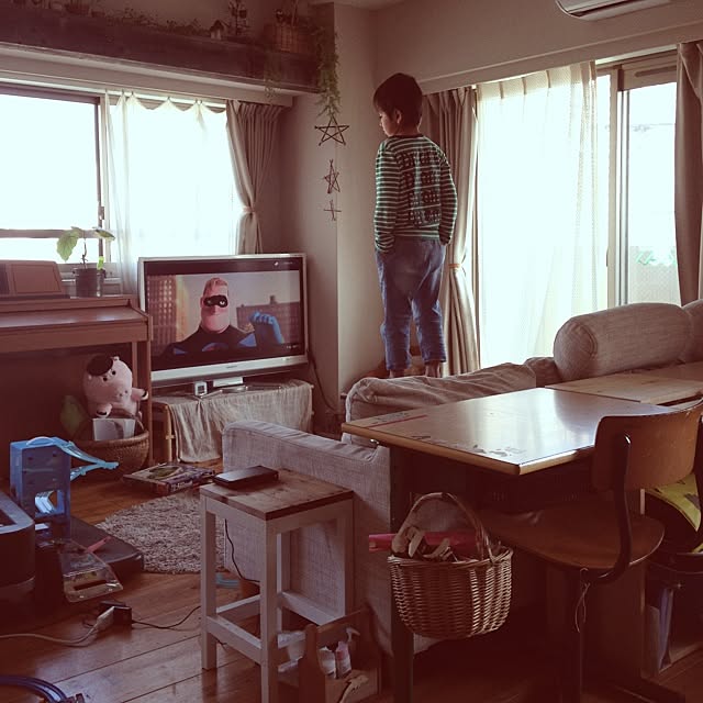 リビング 生活感溢れすぎでごめんなさい 笑 子供部屋兼勉強部屋兼リビング ナチュラルインテリアに色氾濫中t Tのインテリア実例 14 01 21 14 37 55 Roomclip ルームクリップ