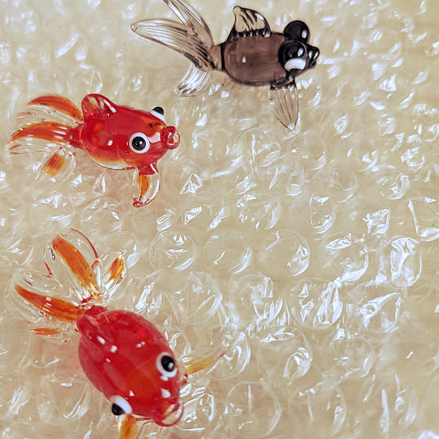 ガラス雑貨 ミニチュア 手作り インテリア リュウキン デメキン 出目金 金魚 開運 Gold Fish 置物 お洒落 縁起物 オリジナル Glass ガラス細工 かわいい リアル 幸せ 幸運のレビュー クチコミとして参考になる投稿1枚 Roomclip ルームクリップ