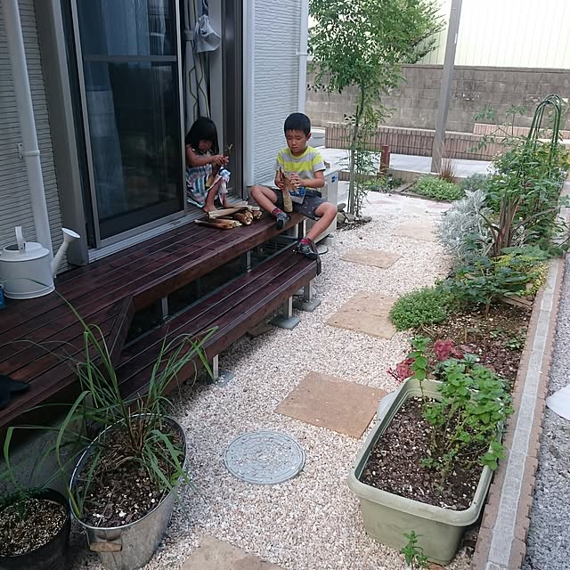 写真付きレビュー 芝の根とめ 40枚組 芝 雑草 侵入 ブロック ストップ 防止 根とめ 根きり 芝止め 土留め 防草 芝生 花壇 仕切り お庭 ガーデニング 手入れの通販商品 口コミ情報 Roomclipショッピング