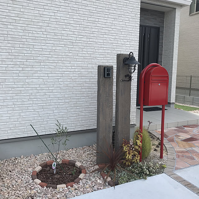 楽天スーパーsale 割引クーポン配布中 表札 ステンレス ラ モード リザーラ 3mm厚 アイアン調 ネームプレート 戸建て おしゃれ 切り文字 ローマ字 アルファベット 漢字 国内生産 日本製のレビュー クチコミとして参考になる投稿4枚