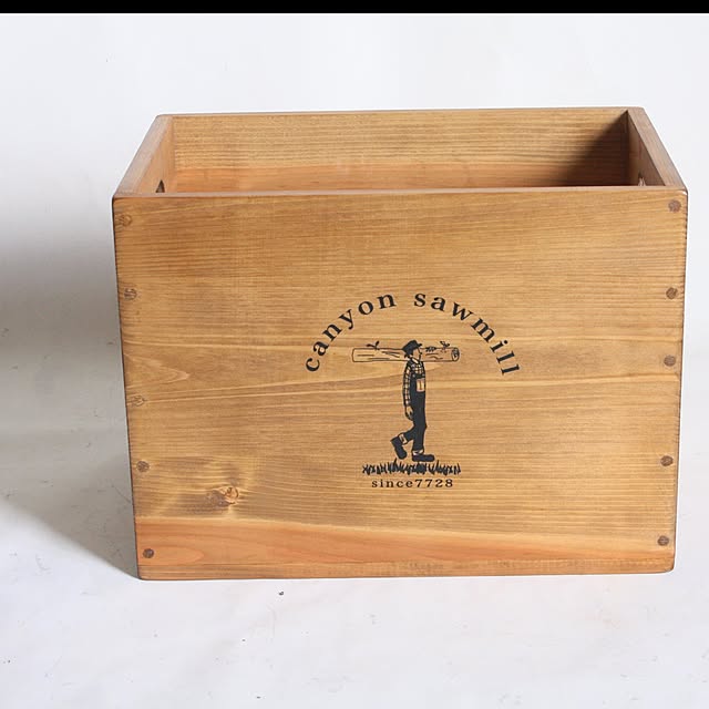 Canyonsawmill キャニオンソウミル 家でも キャンプでも使える木箱 Canyonsawmill Woodbox カラーオーク Size L 蓋付き 受注生産 アウトドア キャンプ 用品 家具 収納 インテリア 無垢材 木製 りんご箱のレビュー 口コミとして参考になる投稿1枚 Roomclip ルーム