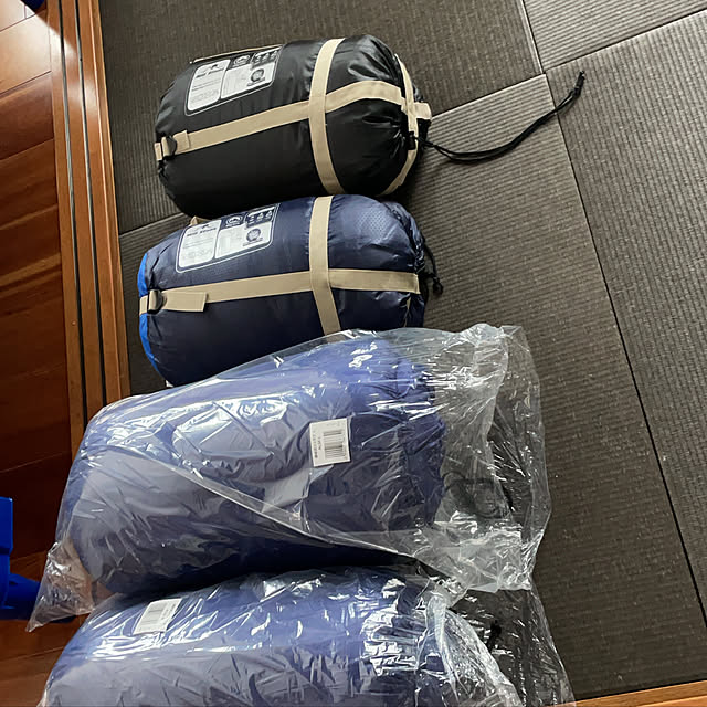 3 4 3 10 5 Offクーポン 送料無料 おすすめ アウトドア 寝袋 シュラフ 1 45kg 寝袋 冬 洗える かわいい コンパクト 夏用 耐寒 5 封筒型 車中泊 キャンプ 連結 防災 アウトドア寝具 水色 ブルー ワインレッド ネイビー ブラック オレンジ ブルー コーヒーad009の