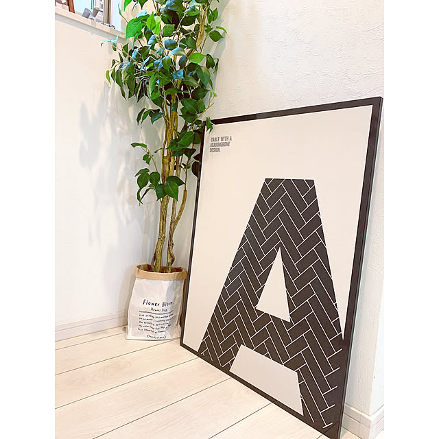 P5倍 モダンテーブル 60x48cm韓国製 韓国インテリア ローテーブル 折りたたみテーブル 折れ脚 おしゃれ 机 可愛い コンパクト 省スペース 北欧 絵 子供部屋 キッズ 一人暮らし 新生活 在宅勤務テレワーク 韓国インテリアのレビュー クチコミとして参考になる投稿1枚