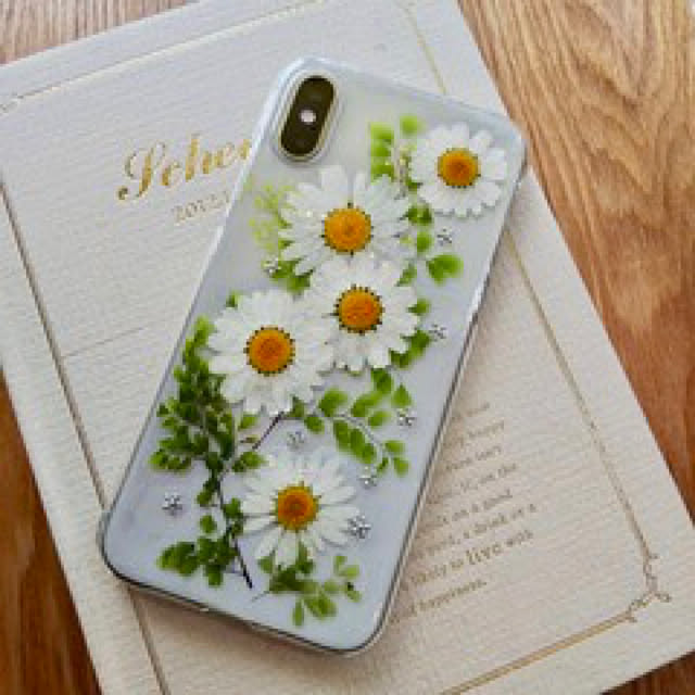 じデザイン 押し花iphoneケース By Lily S Shop ラクマ 押し花スマホケース ハンドメイドの通販 でストーン