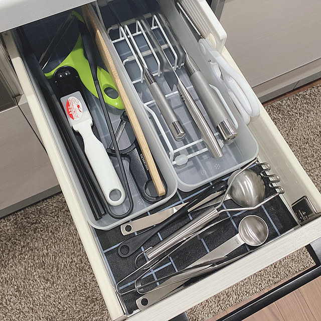 写真付きレビュー 包丁置き ワイヤー スキット 引き出し収納 包丁スタンド 包丁立て 包丁収納 包丁差し ナイフスタンド 包丁入れ 包丁 ナイフ キッチン 収納 引出し 引き出し の通販商品 口コミ情報 Roomclipショッピング