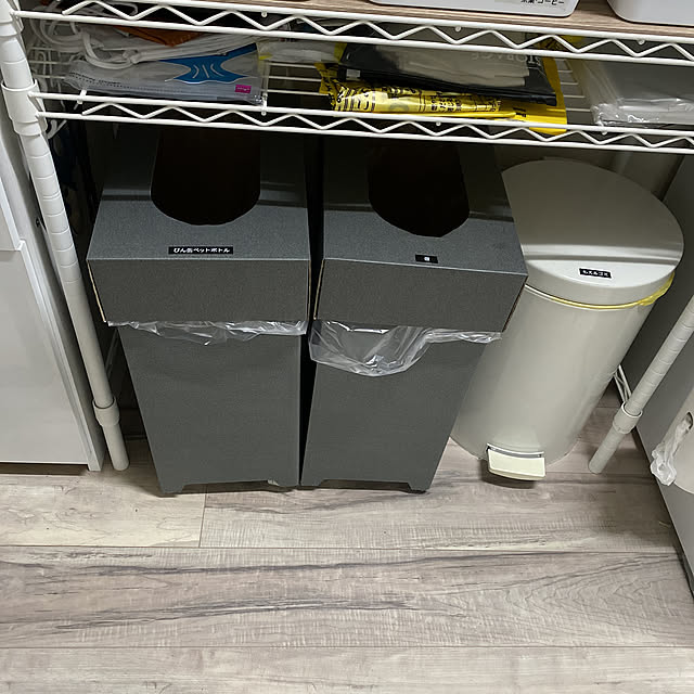 ダンボールダストボックス フタ付き2個組 W360mm D233mm H475mm ゴミ箱 段ボール 使い捨て 45l 組み立て式 イベント 屋外 野外 バーベキュー 自治会 オフィス 単身赴任 一人暮らし 捨てやすい のレビュー クチコミとして参考になる投稿1枚 Roomclipショッピング