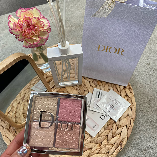 写真付きレビュー ディオール Dior コスメ ハイライト チーク バックステージフェイスグロウパレット 004 ギフトラッピング無料の通販商品 口コミ情報 Roomclipショッピング 写真付きレビュー ディオール Dior コスメ ハイライト チーク バックステージフェイスグロウパレット 004 ギフトラッピング無料の通販商品 口コミ情報 Roomclipショッピング